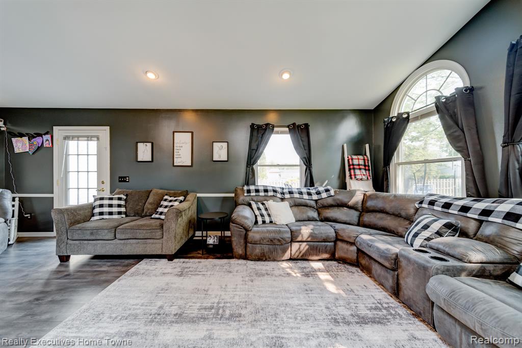 4238 FAIRWAY Drive, Fort Gratiot, MI 48059 — Photo 11