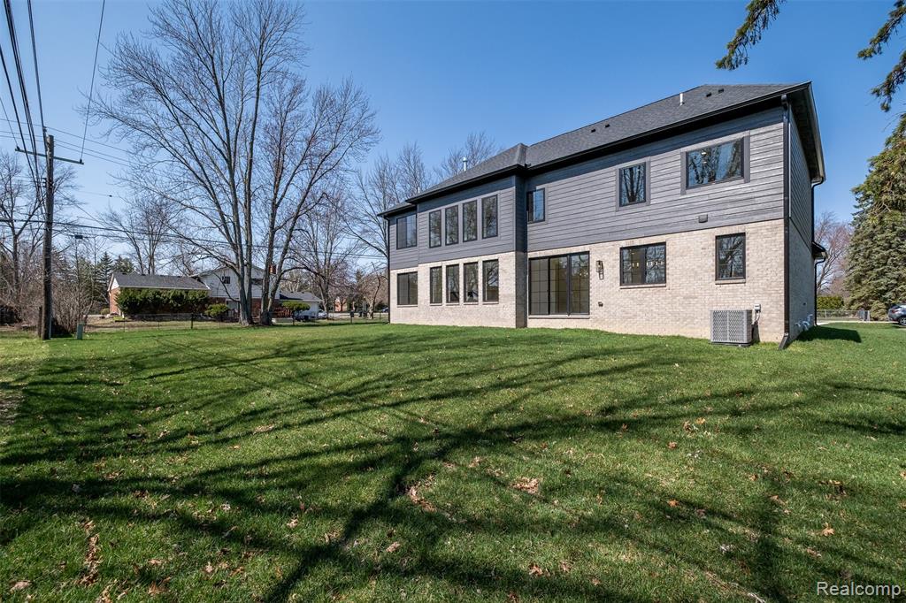 50 Lesdale Drive, Troy, MI 48085 — Photo 68