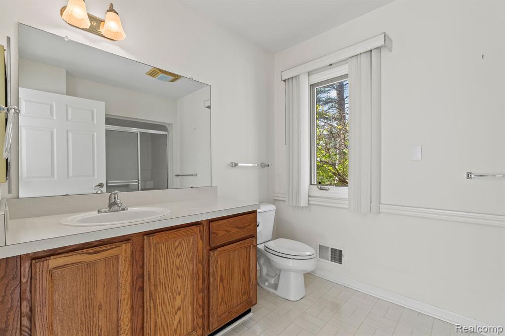 21382 MAGNOLIA Court, 1, Farmington Hills, MI 48336 — Photo 18