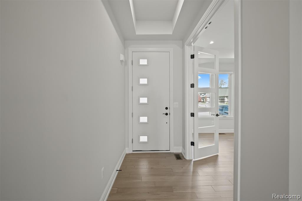 7507 Gramercy Circle Circle, West Bloomfield, MI — Photo 24
