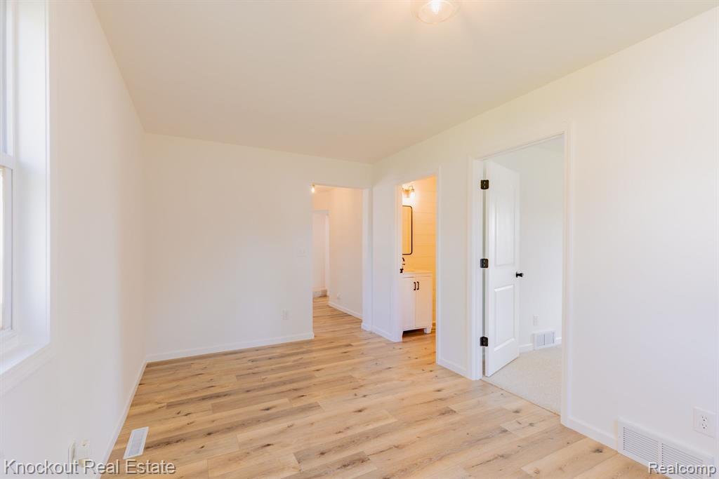 8368 MAIN Street, Birch Run, MI 48415 — Photo 30