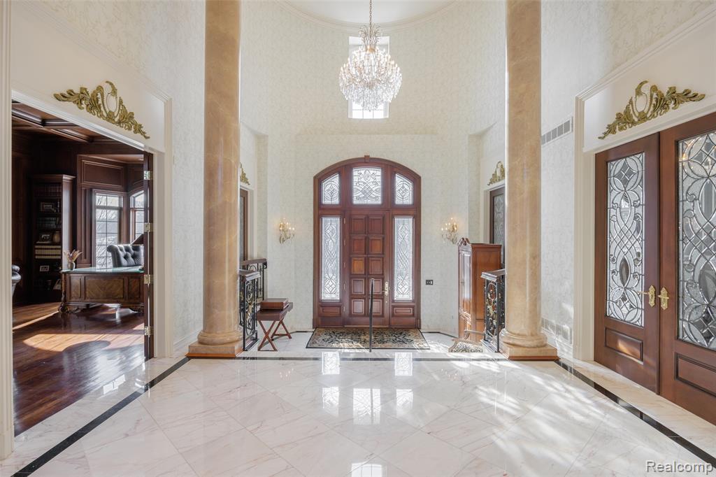 5165 Abbey Road, Rochester, MI, 48306