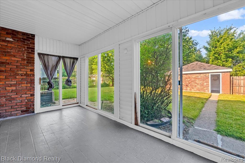 5500 Harvard Road, Detroit, MI 48224 — Photo 53