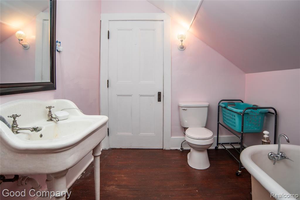 1704 Iroquois Street, Detroit, MI 48214 — Photo 47