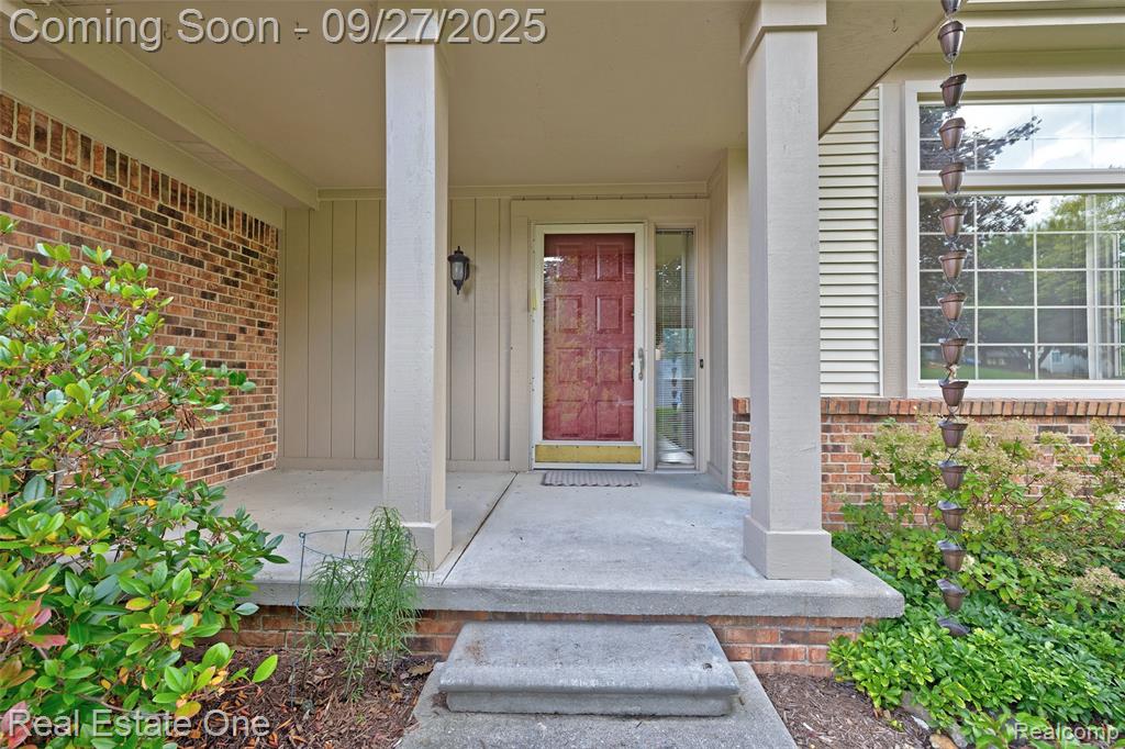 90 Crescent Hill Drive, Ortonville, MI 48462 — Photo 8