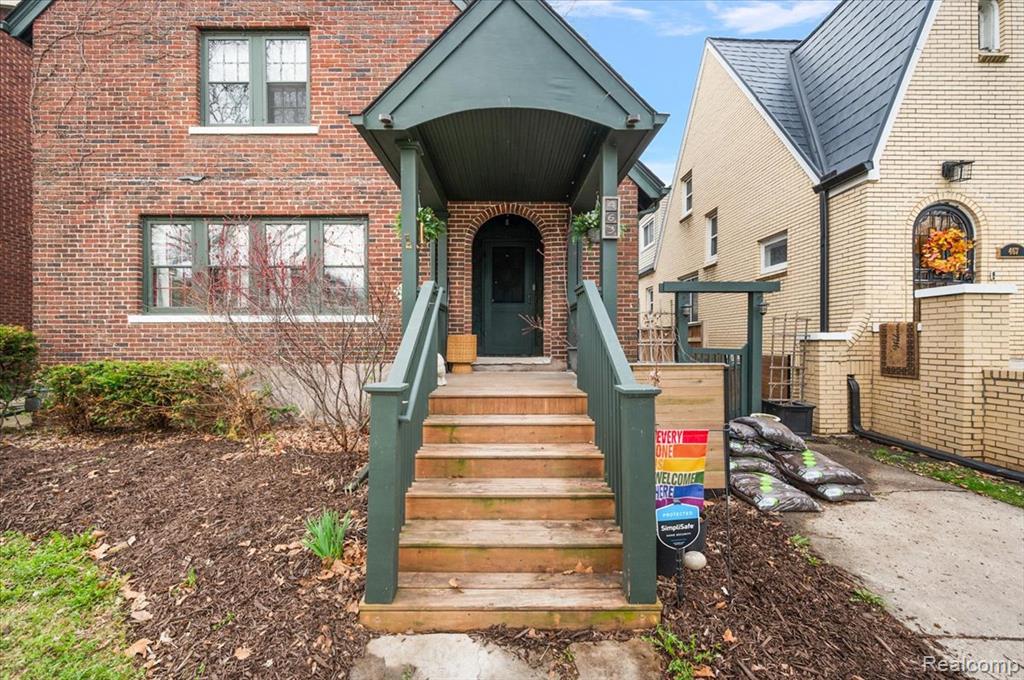 463 Lakewood Street - Photo 3