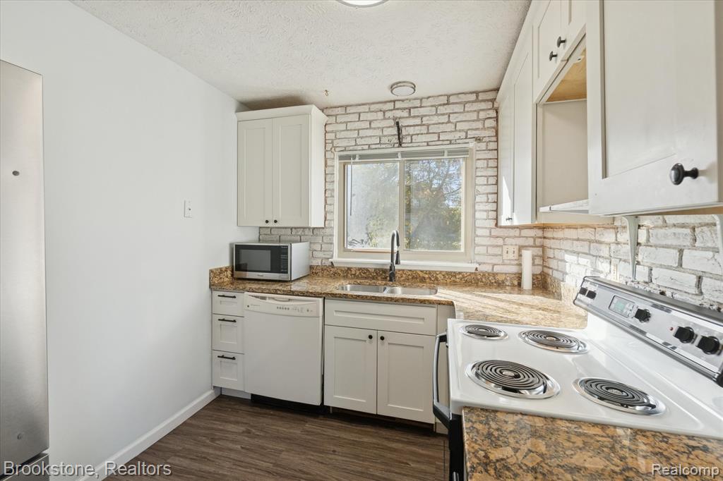 6004 Gibson Avenue, East Lansing, MI 48823 — Photo 14