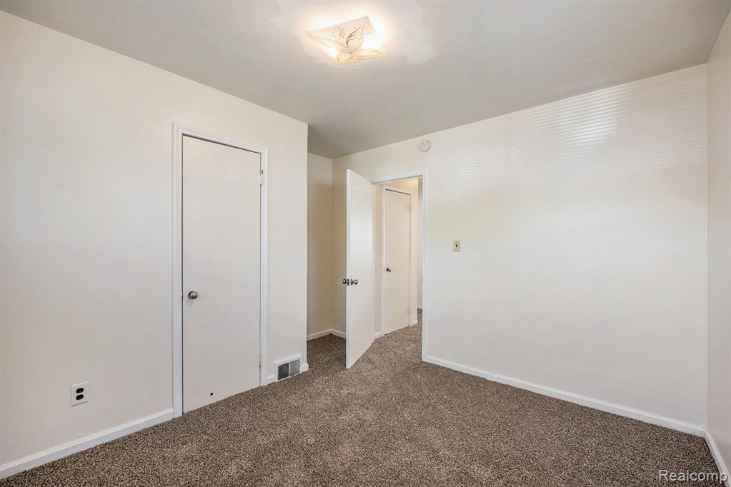1212 E Rowland Avenue, Madison Heights, MI 48071 — Photo 15