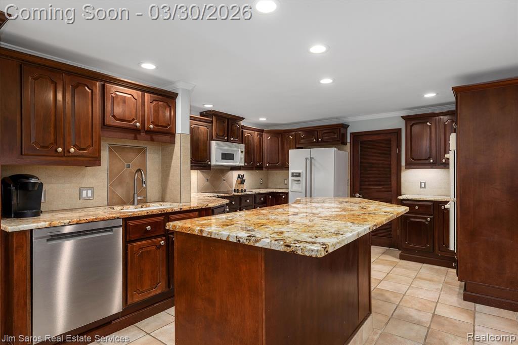 32830 JEFFERSON Avenue, Saint Clair Shores, MI 48082 — Photo 10