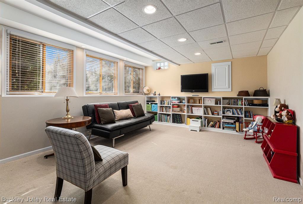 8537 SADDLEWOOD Drive, Brighton, MI 48116 — Photo 19
