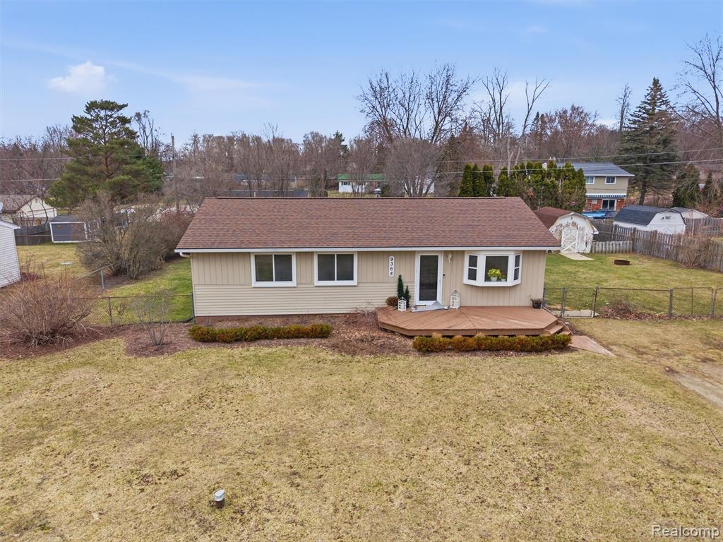 9368 Debby Jo Drive, Clawson, MI — Photo 32