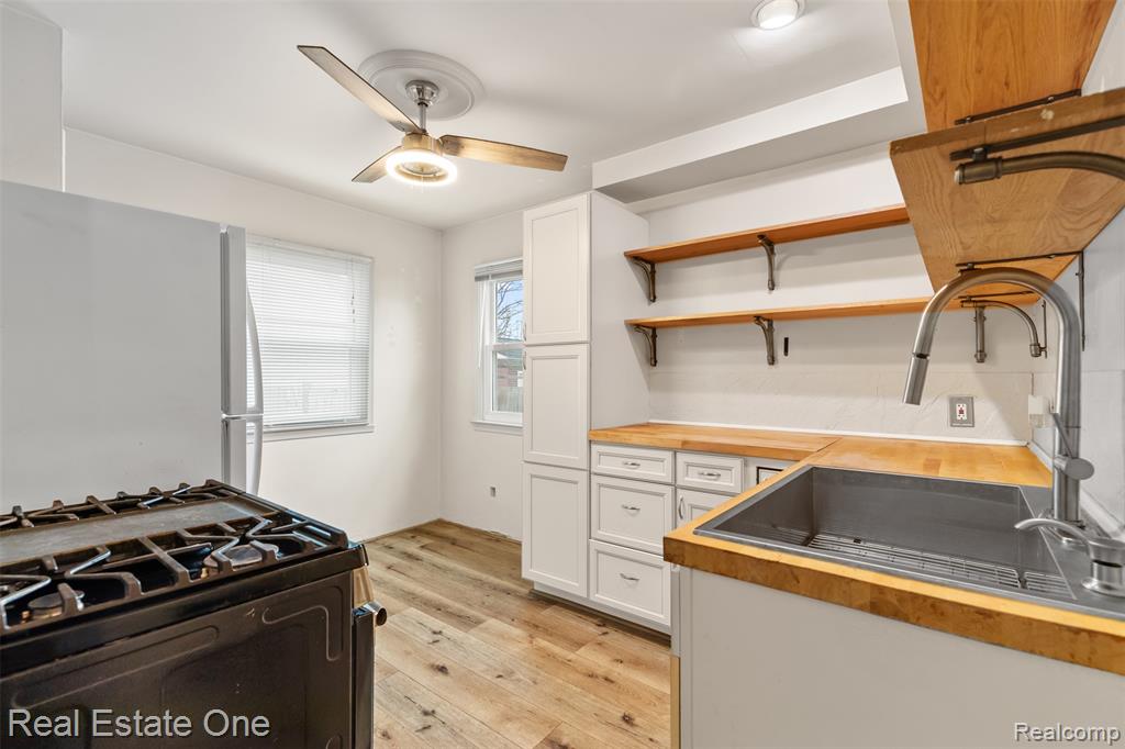 863 Harrison Boulevard, Lincoln Park, MI 48146 — Photo 9