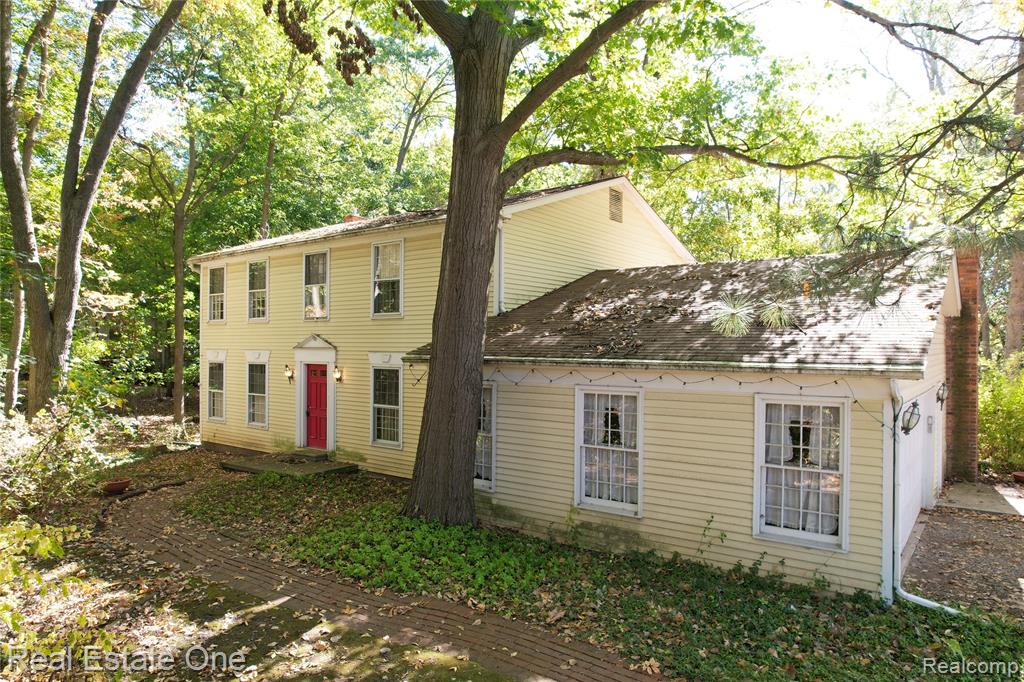 3961 Will O Way Lane, West Bloomfield, MI 48323 — front exterior