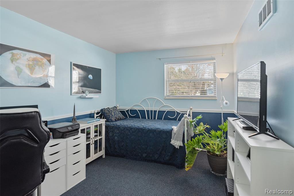 608 Autumn Drive, Flushing, MI 48433 — Photo 16