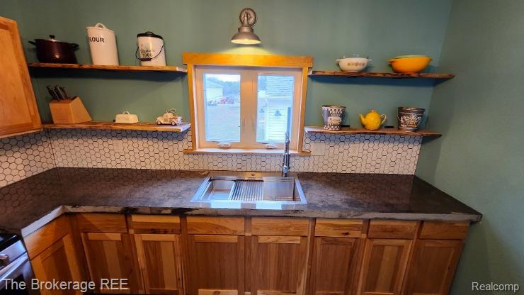 6367 E Pierson Road, Flint, MI 48506 — Photo 9