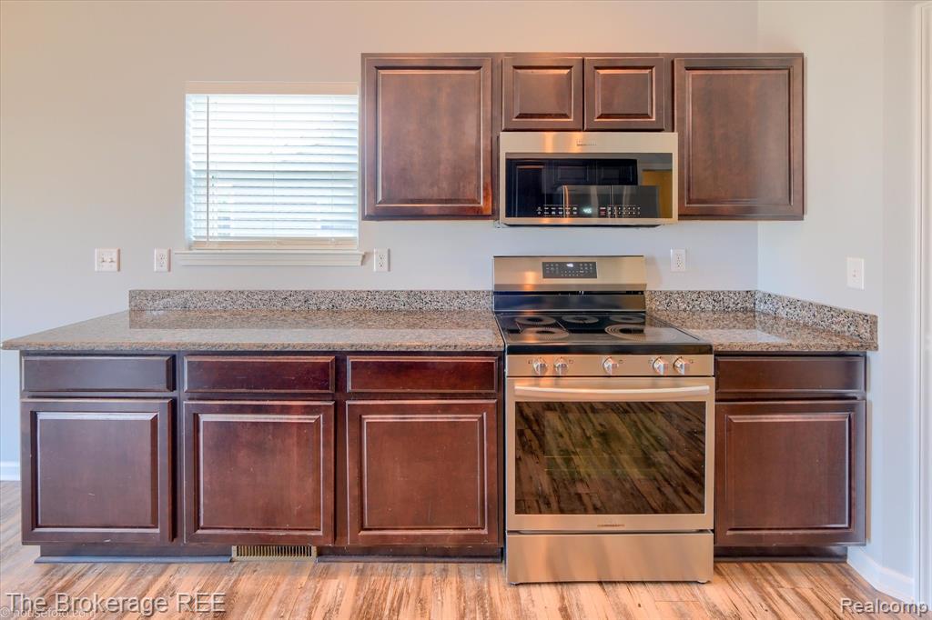 1437 Pondview Drive, Davison, MI 48423 — Photo 13