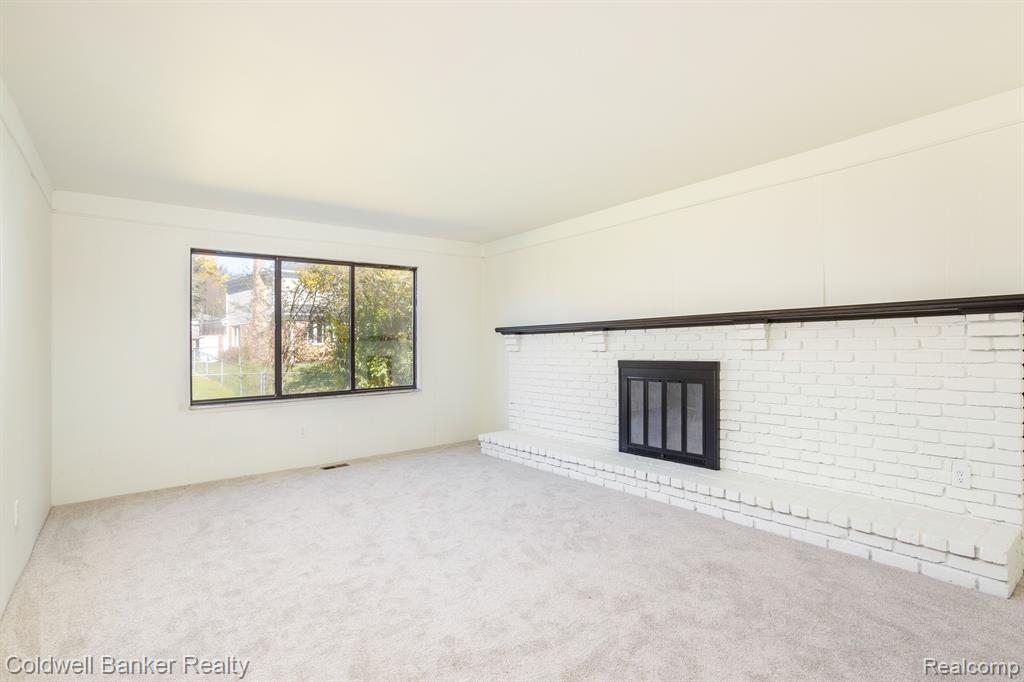 46038 SPINNING WHEEL Drive, Canton, MI 48187 — Photo 15