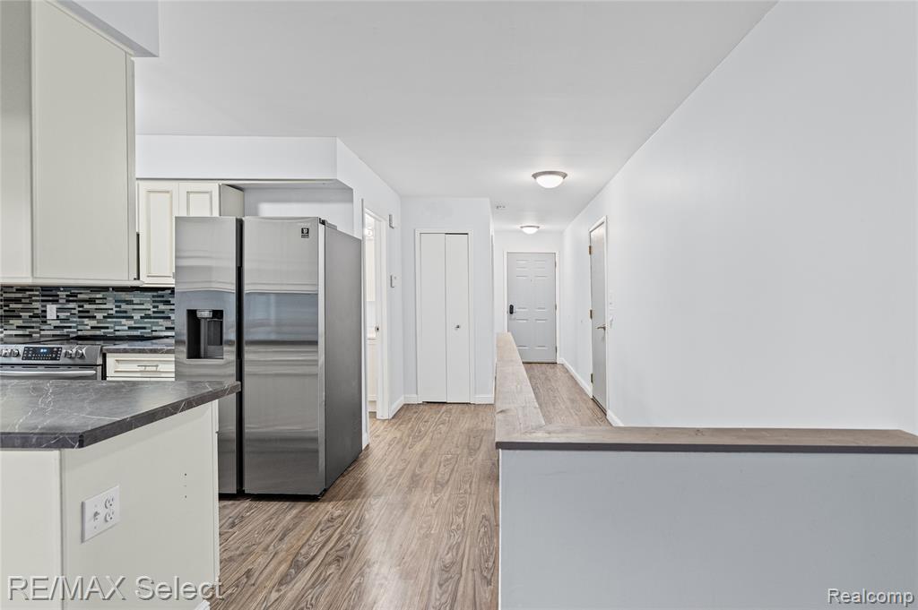 580 Oakbrook Circle, Flushing, MI 48433 — Photo 22