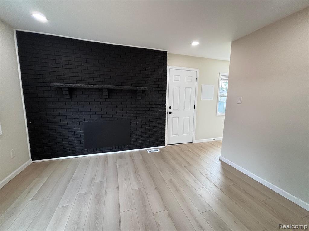 8672 Hudson Avenue, Warren, MI 48089 — Photo 5