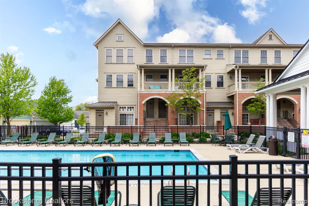 185 Amys Walk, Auburn Hills, MI 48326 — Photo 4