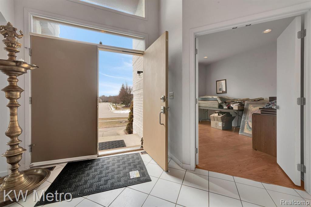 6250 STONEBRIDGE, West Bloomfield, MI — Photo 3