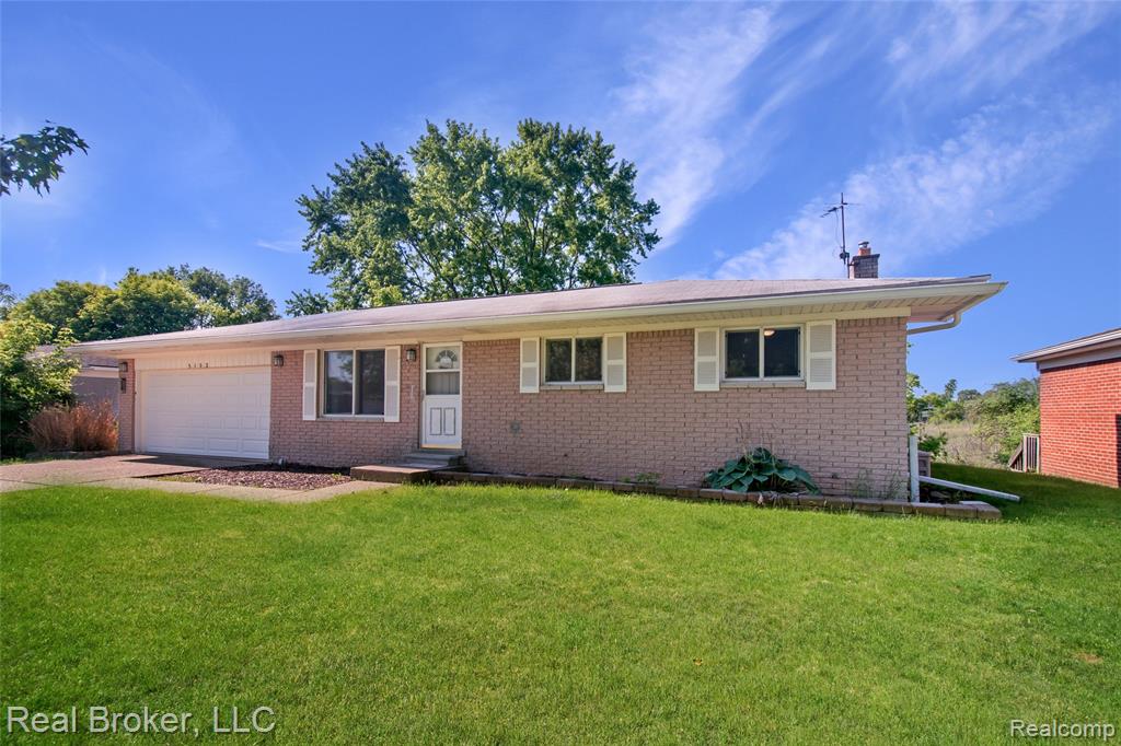 5103 Ridgetop Drive, Waterford, MI 48327 — Photo 2