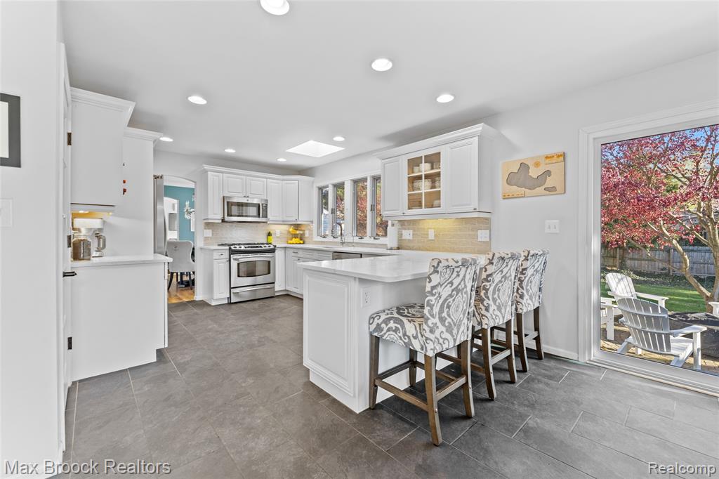 897 Westchester Way, Birmingham, MI 48009 — Photo 2