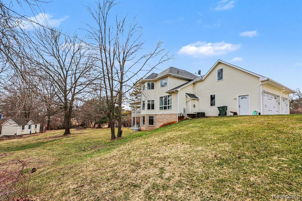 962 Hidden Valley Drive, Lake Orion, MI 48362 — Photo 28