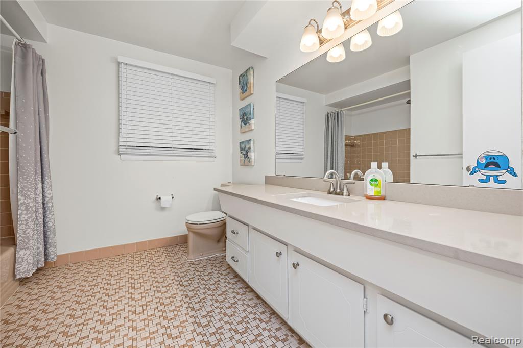 5738 Pebbleshire Road, Bloomfield Hills, MI 48301 — Photo 27