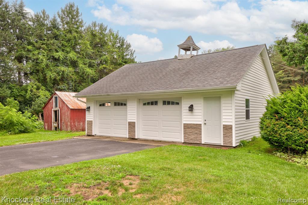 6814 Curtis Road, Bridgeport, MI 48722 — Photo 36