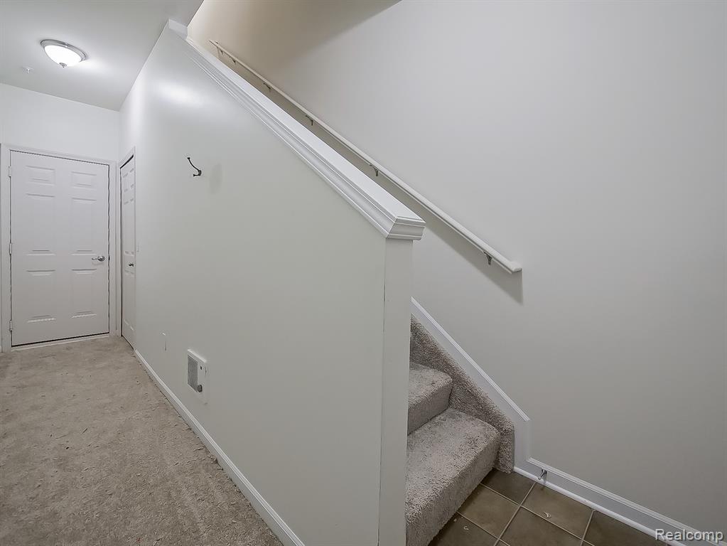 245 WRIGHT Street, Wixom, MI — Photo 13