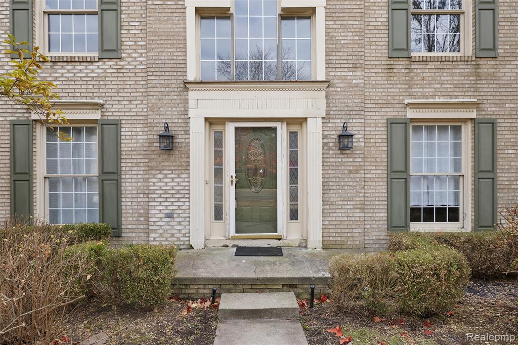 5699 Applegrove Drive, West Bloomfield, MI 48324 — Photo 2