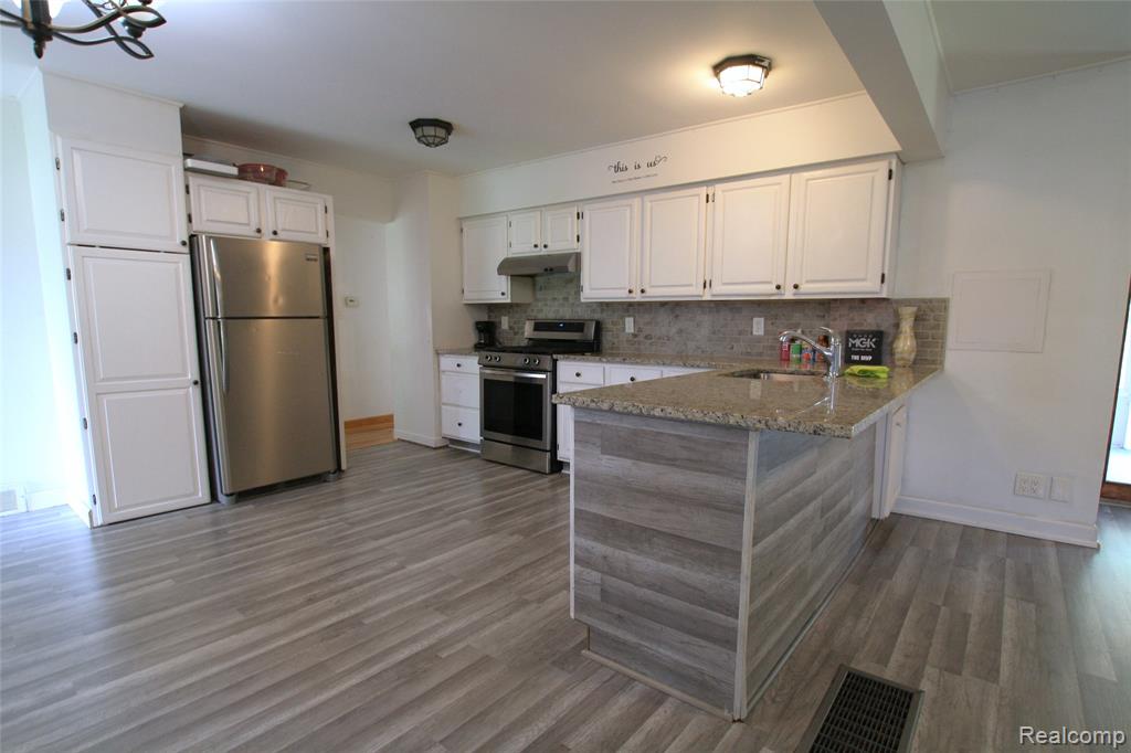 6325 Clarkston Road, Clarkston, MI — Photo 17