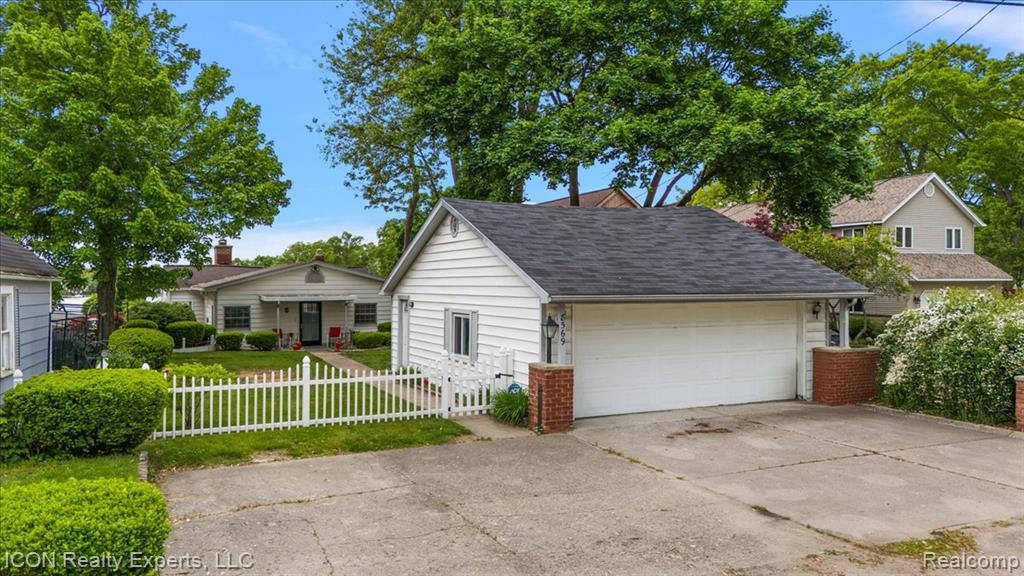8569 COOLEY BEACH Drive, White Lake, MI — Photo 2