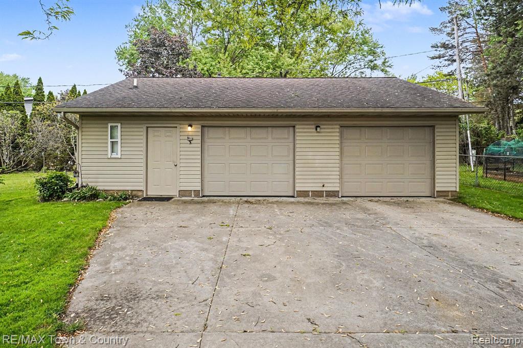405 Terrace Drive, Flushing, MI 48433 — Photo 27