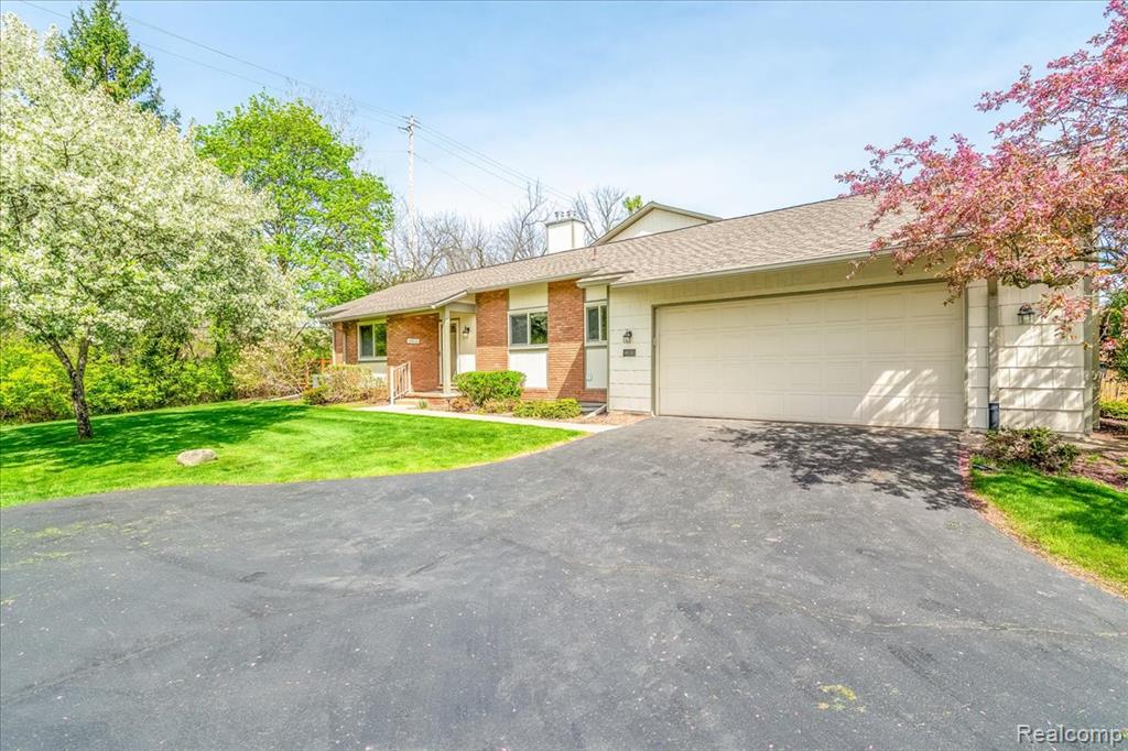 48132 Colony Farm Circle, Plymouth, MI 48170 — Photo 3
