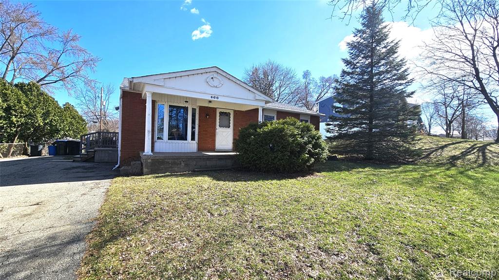 466 Lyon Boulevard, South Lyon, MI 48178 — front exterior