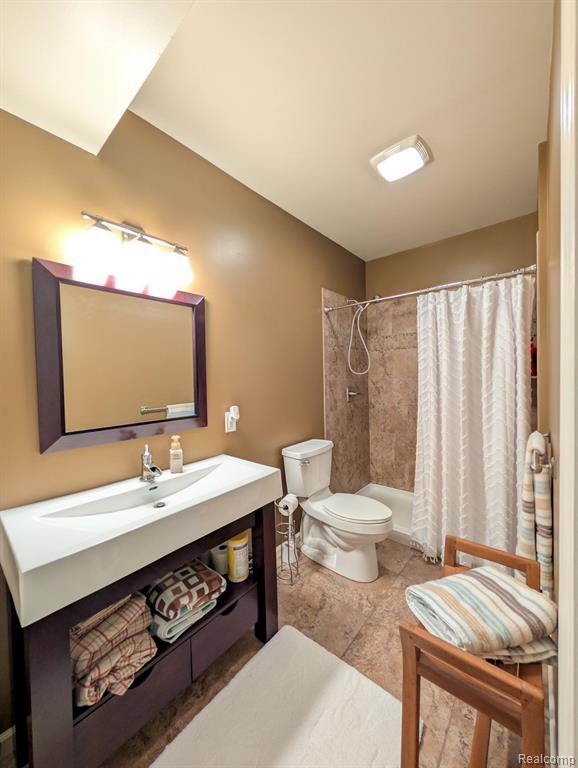 5441 Meadow Creek Court, Flint, MI 48532 — Photo 45