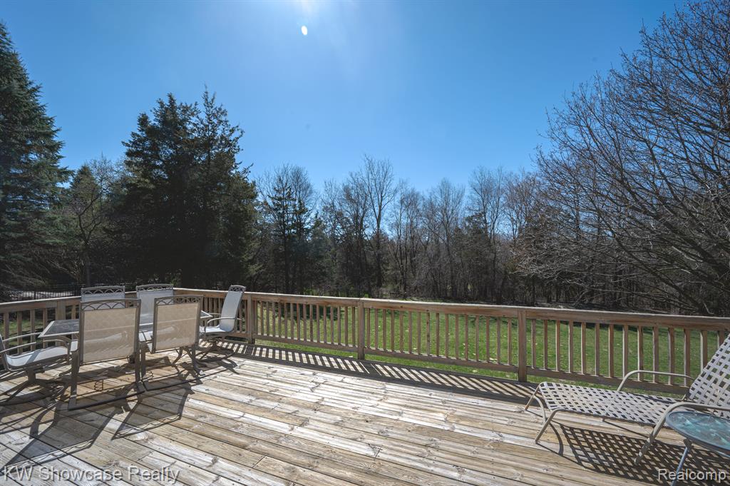 940 Dacea Court, White Lake, MI — Photo 5