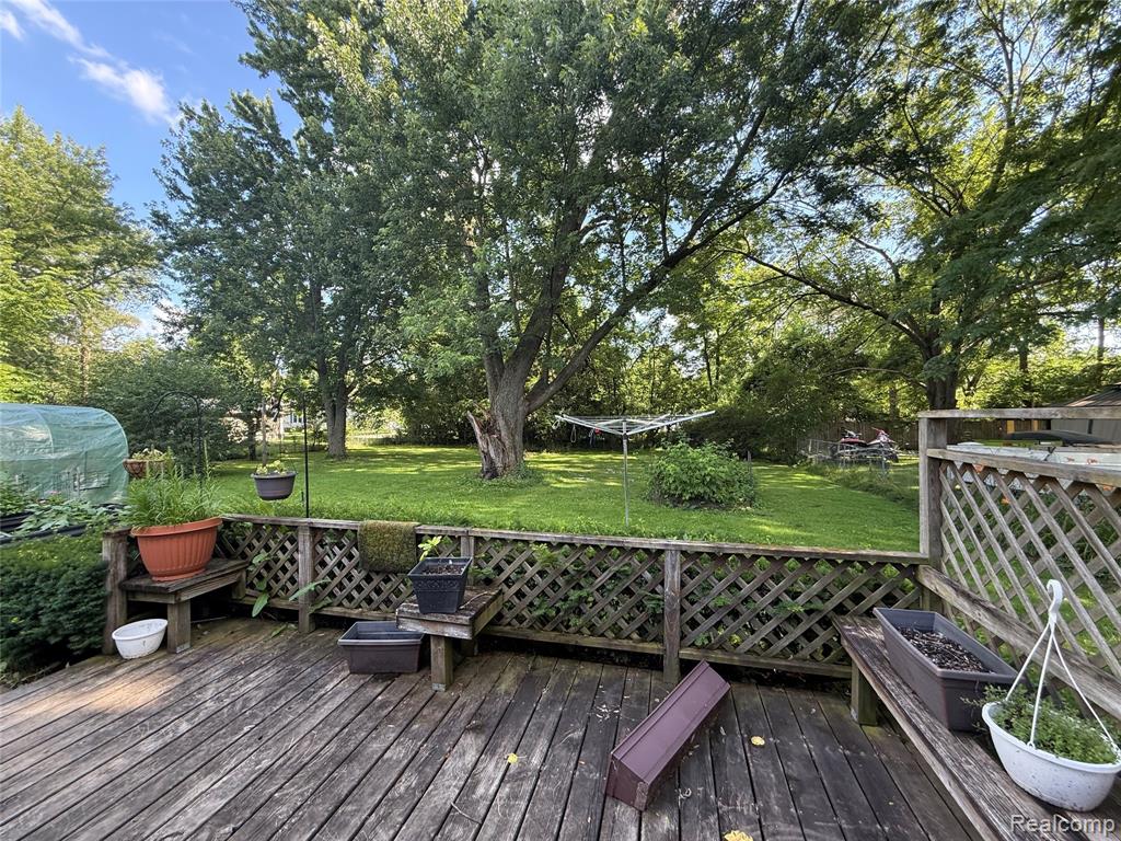 4204 Weston Drive, Burton, MI 48509 — Photo 20