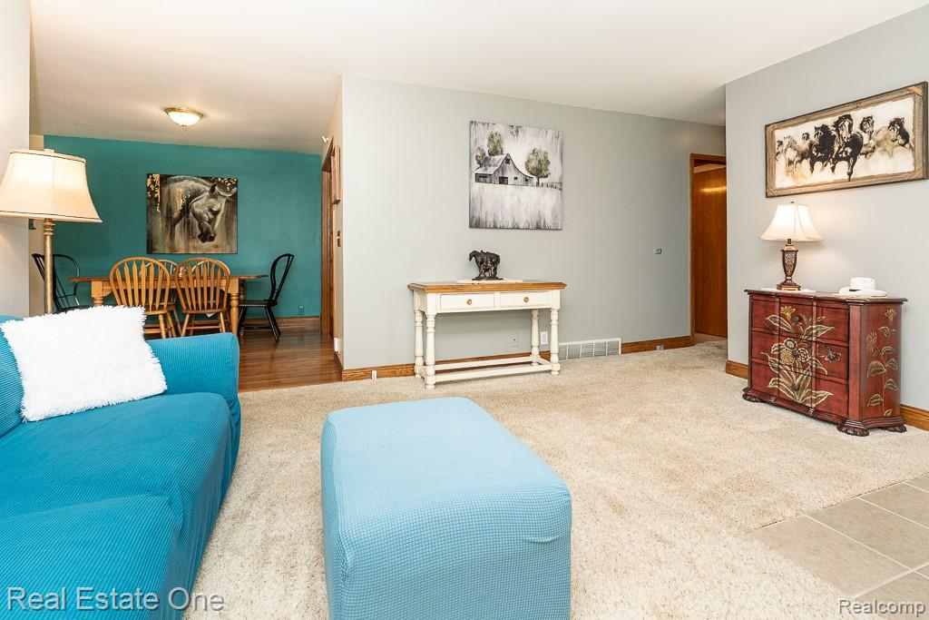 58900 12 Mile Road, New Hudson, MI 48165 — Photo 9