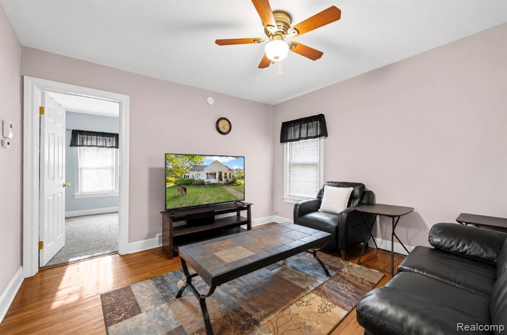 4802 Hazel Street, Dearborn Heights, MI 48125 — Photo 9