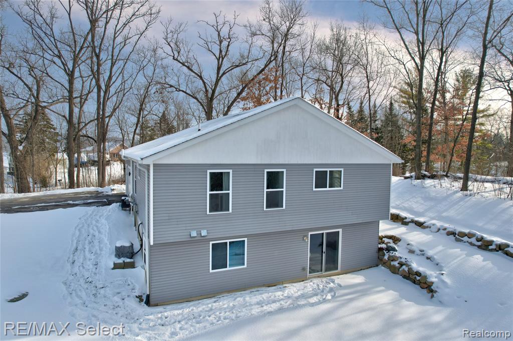 10311 Walnut Shores Drive, Fenton, MI 48430 — Photo 5