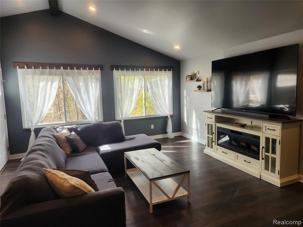 103 Michigan St, Holly, MI 48442 — Photo 5