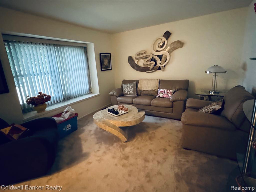 1702 BRENTWOOD Drive, Troy, MI 48098 — Photo 2