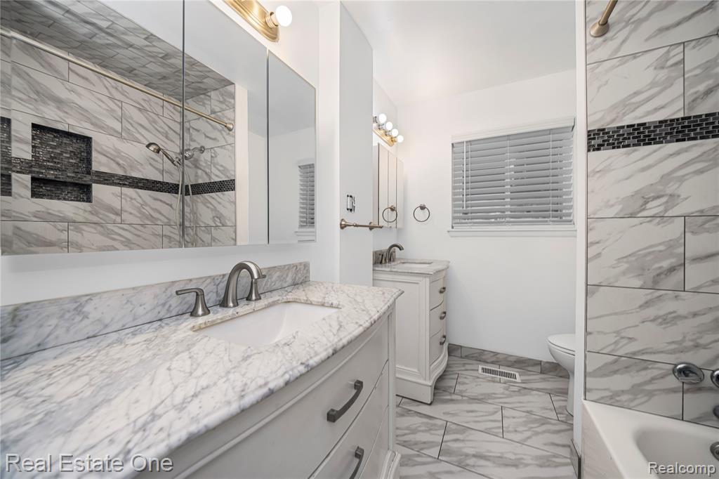 4296 Frazho Road, Warren, MI 48091 — Photo 18