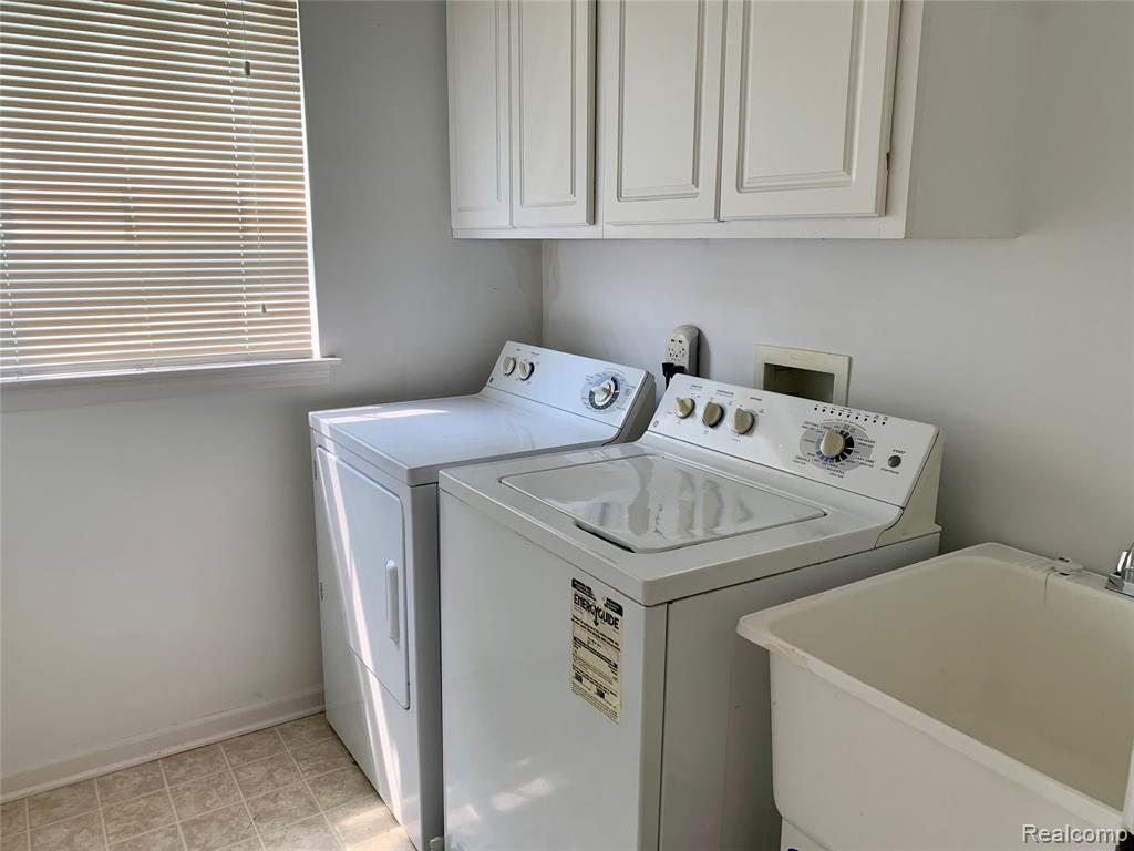 40971 N MAPLEWOOD Drive, Canton, MI 48187 — Photo 7