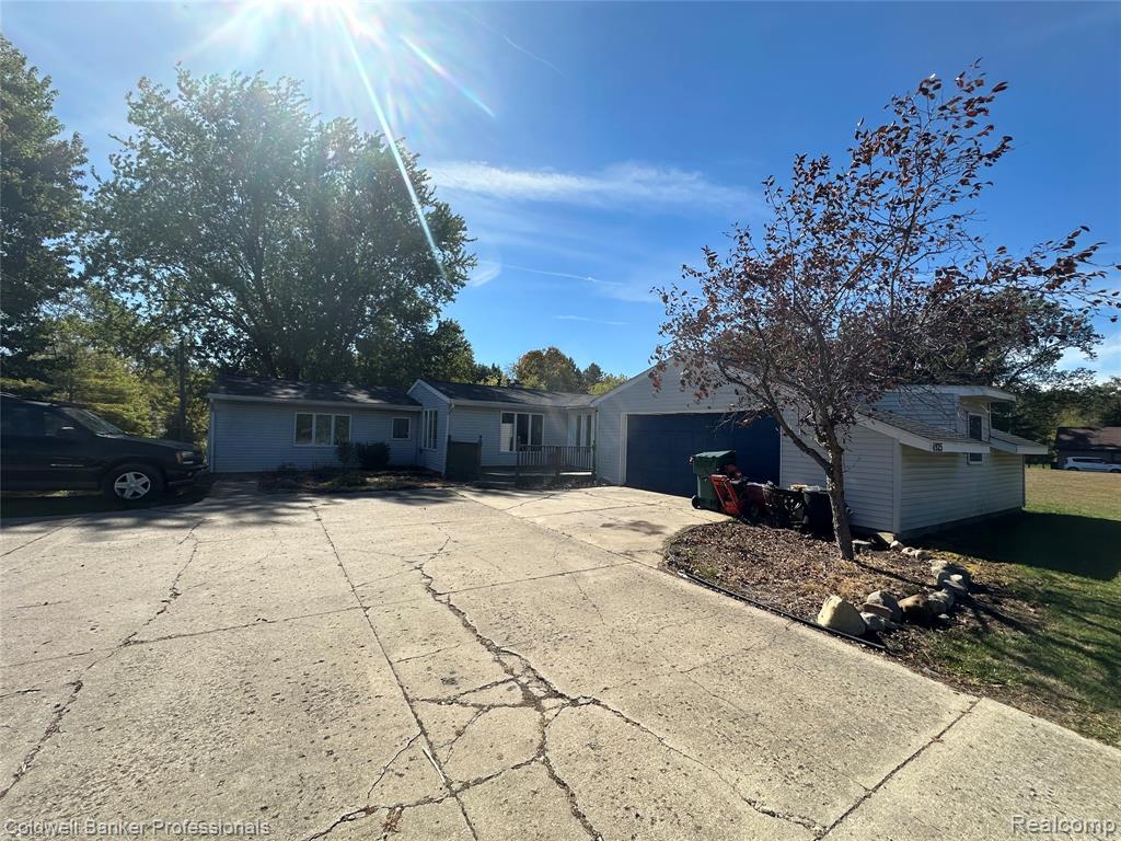 4925 Lippincott Road, Lapeer, MI 48446 — front exterior