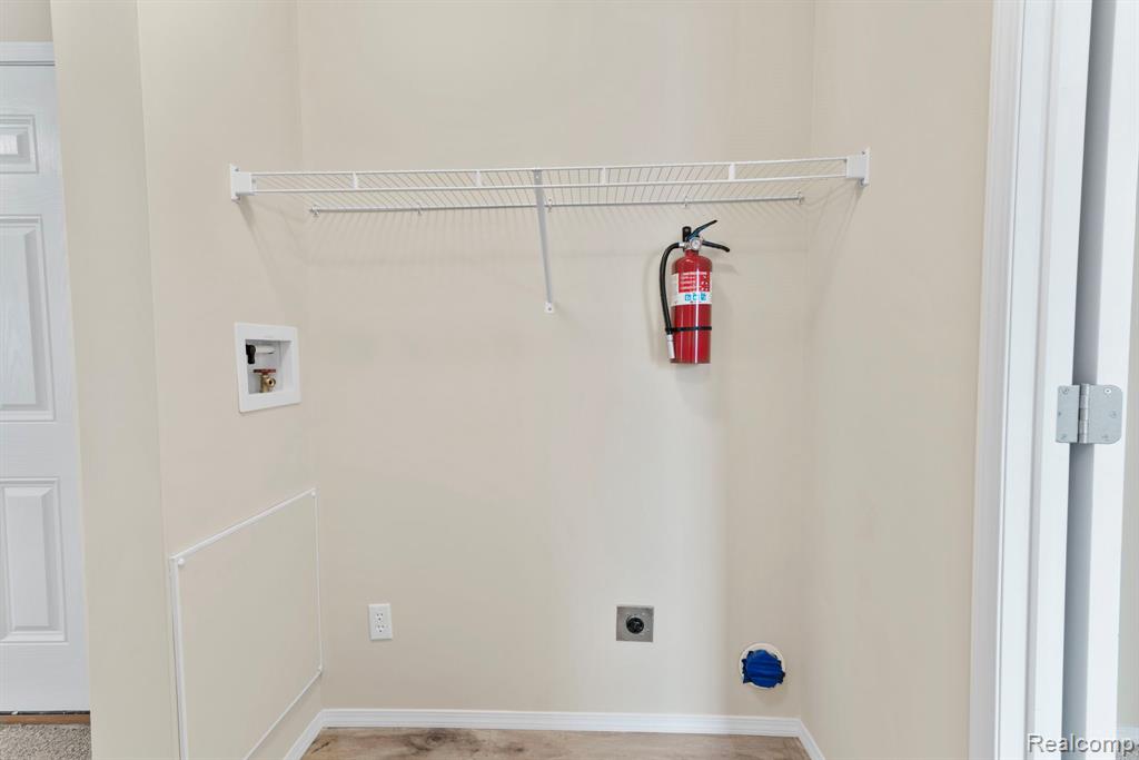 11055 Silver View Court, South Lyon, MI 48178 — Photo 16