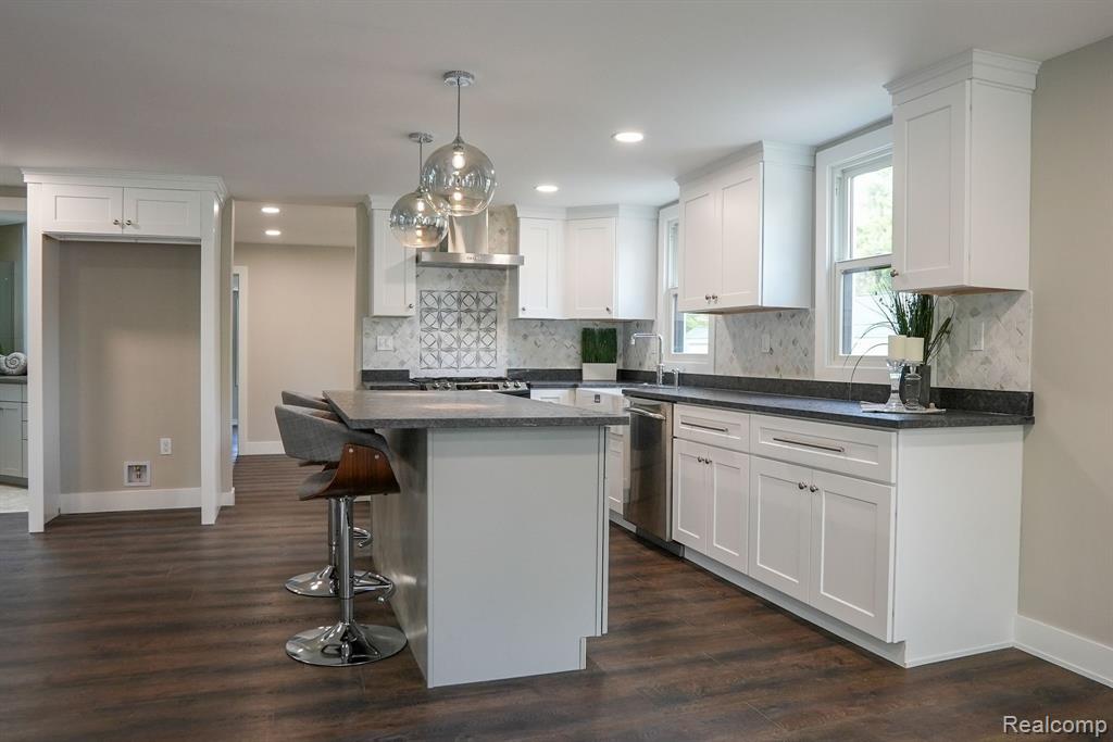 278 W SAINT CLAIR Street, Romeo, MI 48065 — Photo 6